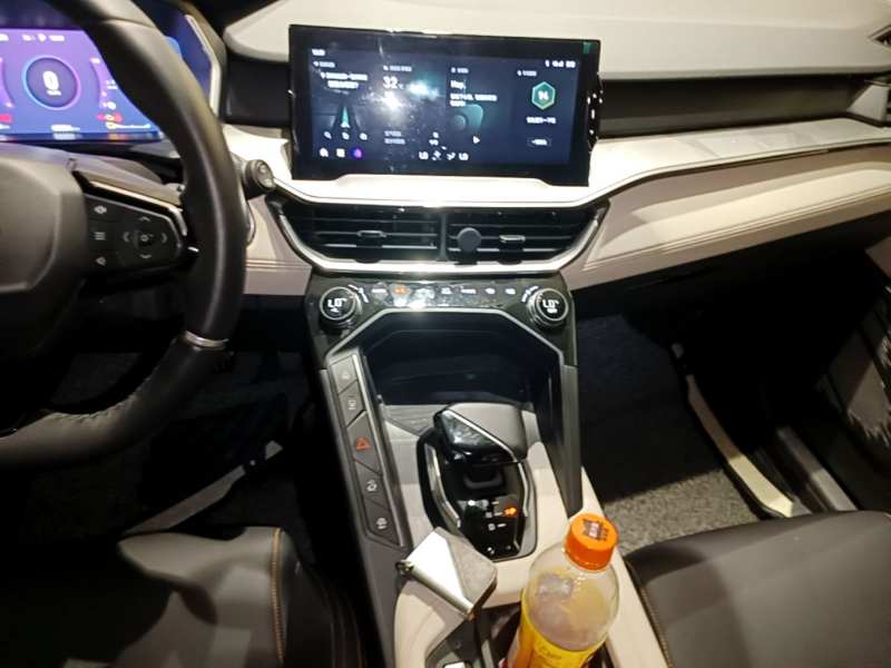 Used Lynk & Co 06 EM-P 2020 PHEV Plus — 12