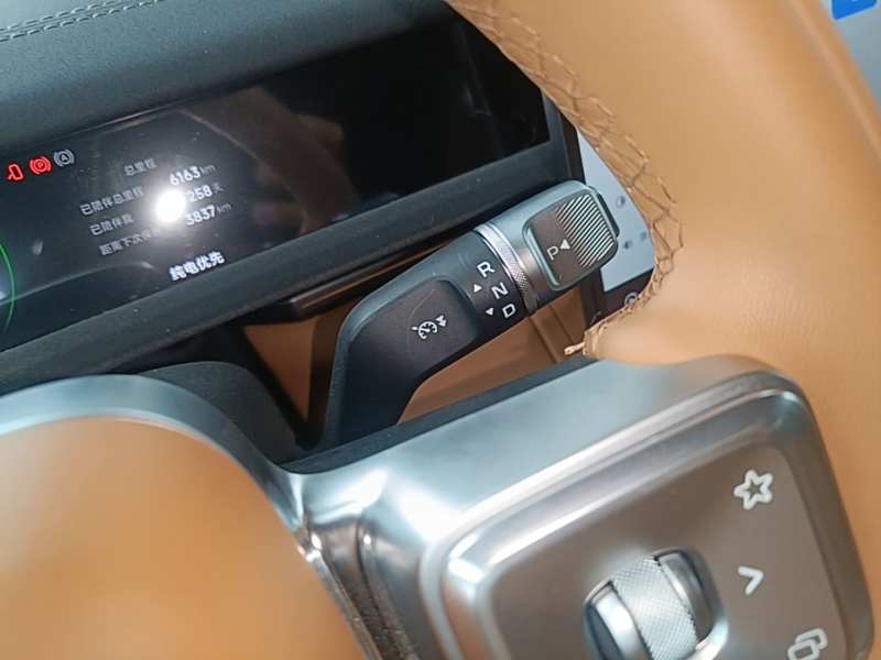 Used iCAR V27 2026 Model 200KM Four-Wheel Drive Falcon 500 — 13