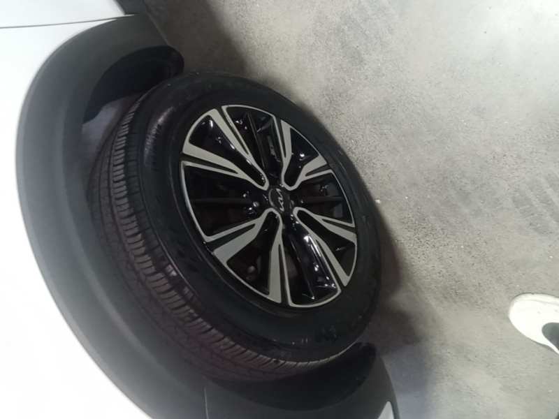 Used Kia kx1 Stonic 2021 1.4L CVT Fun Edition — 22