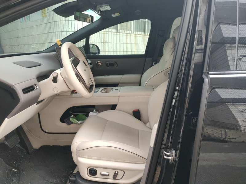Used Li Auto i6 2025 Model Four-Wheel-Drive Standard Type — 11