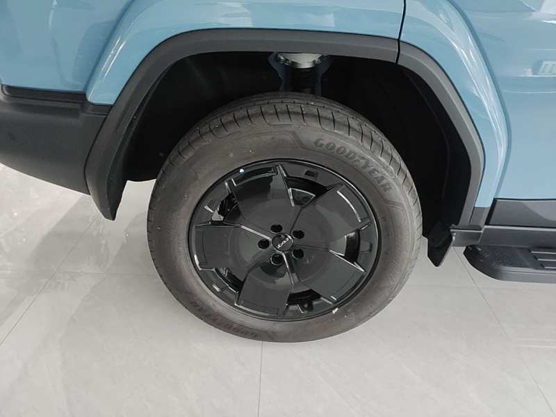 Used iCAR V27 2026 Model 210KM Two-Wheel Drive Falcon 500 — 25