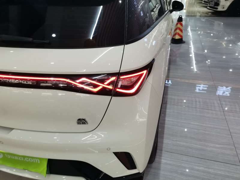 Used BYD Dolphin 2023 420 km Fashion Edition — 7