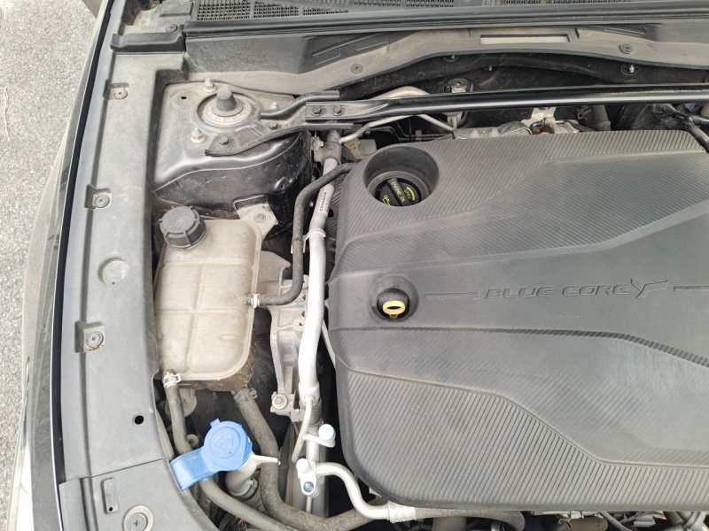 Used CHANGAN UNI-V 2022 1.5T Prestige Version — 23