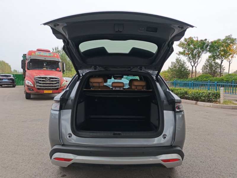 Used BYD Song L DM-i 2024 112 km Beyond Edition — 18