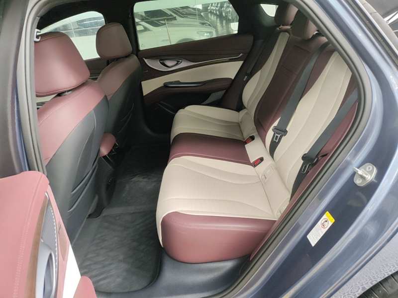 Used BYD Seal 2023 DM-i 1.5T 121km Prestige Model — 16