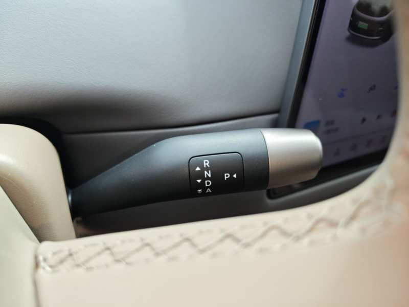 Used Li Auto i6 2025 Model Two-Wheel-Drive Standard Type — 13