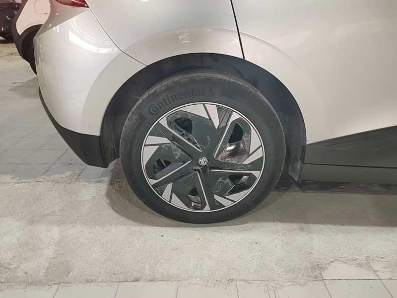 Used MG 4 EV 2022 425 km Luxury Edition — 25