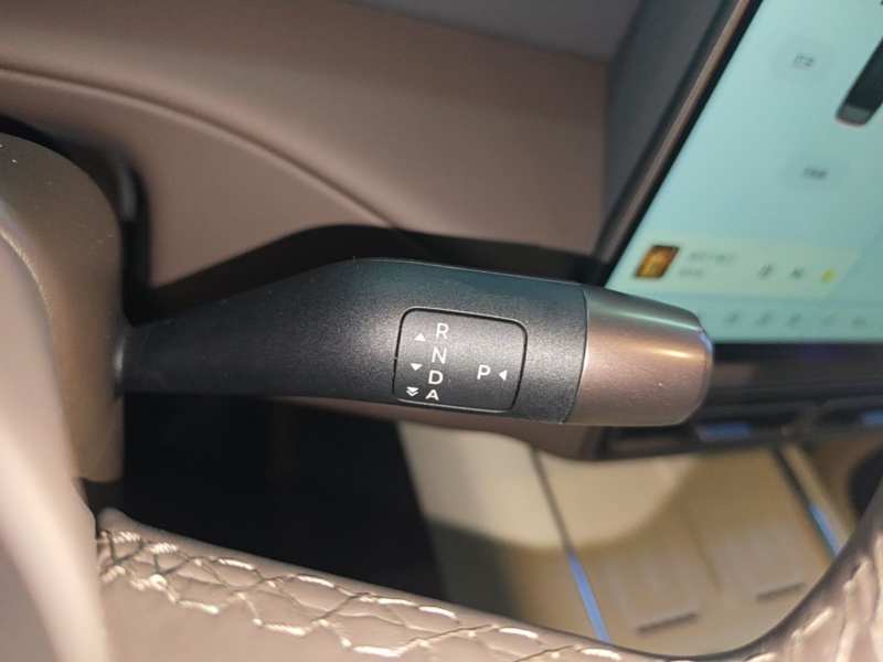 Used Li Auto MEGA 2024 Ultra Model — 13