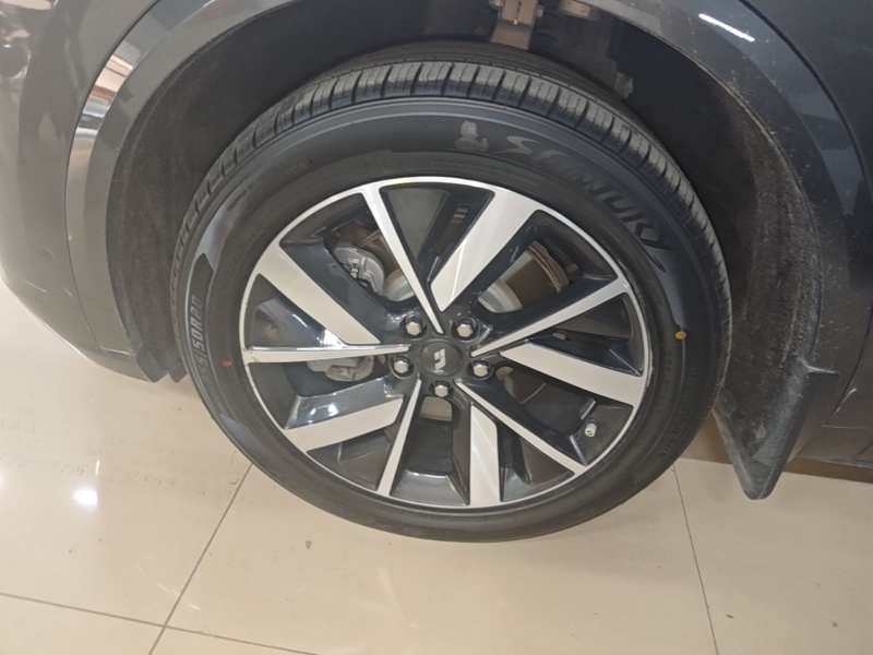 Used Li Auto L8 2023 Air model — 22