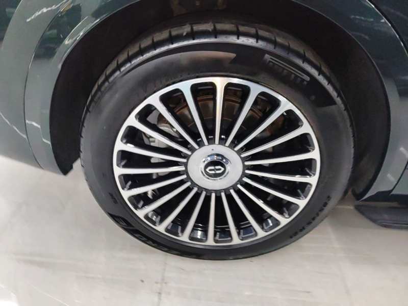 Used Hima AITO M8 2025 Extended-Range Ultra Version 53.4 kWh 6-Seater Edition — 25