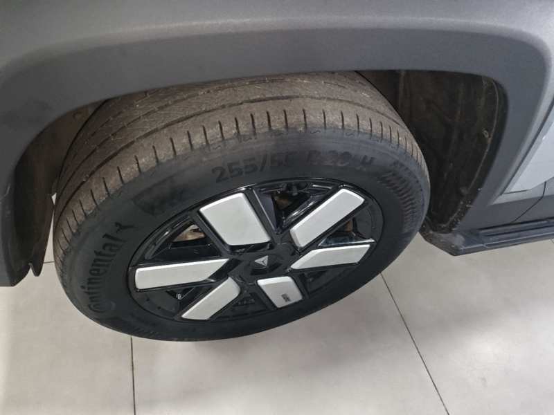 Used Deepal G318 2024 Four-Wheel-Drive Air Suspension Model — 22