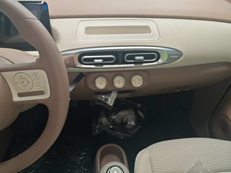 Used Wuling Hongguang MINIEV 2025 Four-Door Version Advanced Edition — 12