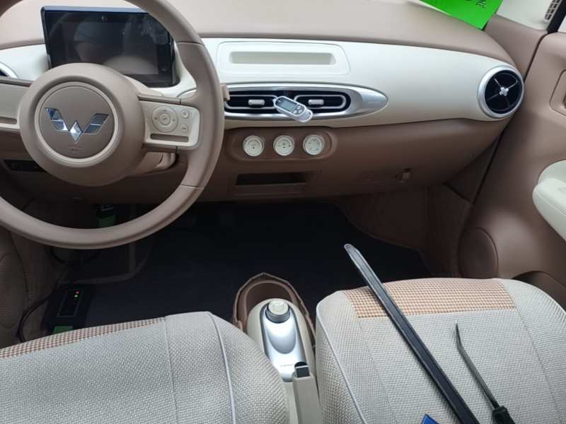 Used Wuling Hongguang MINIEV 2025 Four-Door Version Advanced Edition — 12