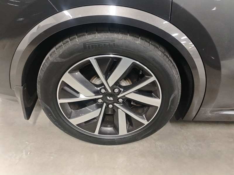 Used Li Auto L8 2023 Pro Model — 25