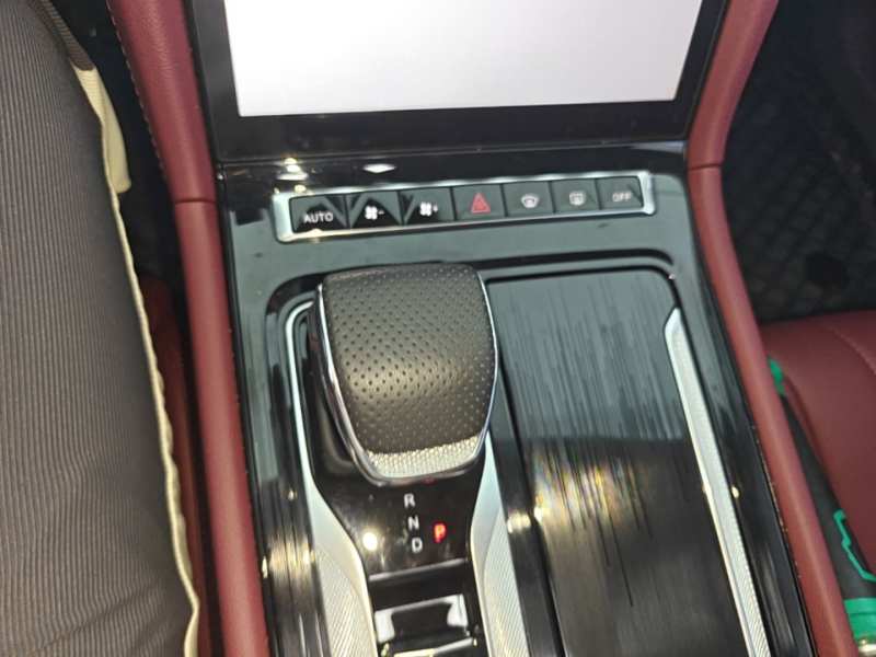 Used Hongqi H5 PHEV 2025 130 Super Hybrid Version — 13