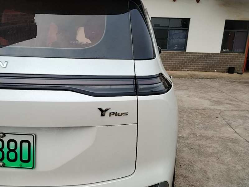 Used AION Y 2023 Younger Star Edition — 7