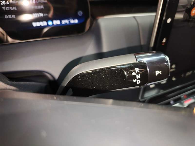 Used Zeekr 9X 2025 Moon Black Edition 70kWh — 13