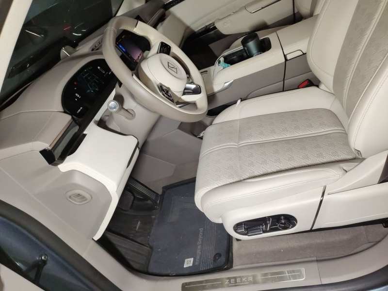 Used Zeekr 7X 2025 100 kWh Long-Range Rear-Wheel Drive with Intelligent Driving Features — 11