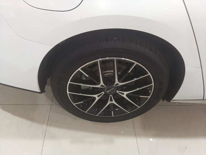 Used BYD Seal 2023 DM-i 1.5L 121km Prestige Model — 25