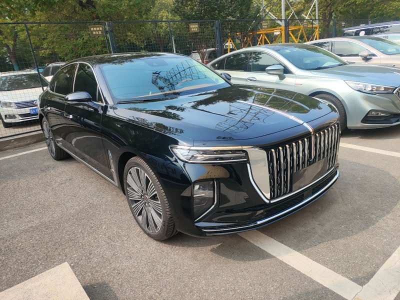 Used Hongqi H9 2025 Model Facelifted 2.0T Two-Wheel Drive Flag-Style Luxury Business Edition, 5 Seats – Chinese Trim Xiang — 3