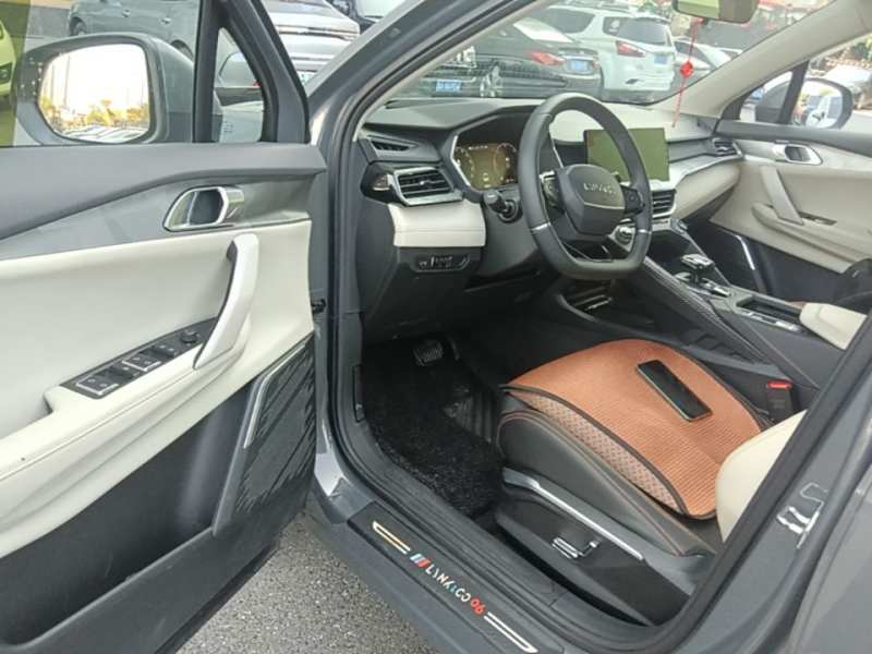 Used Lynk & Co 06 EM-P 2022 PHEV 84 km Range Pro Version — 15