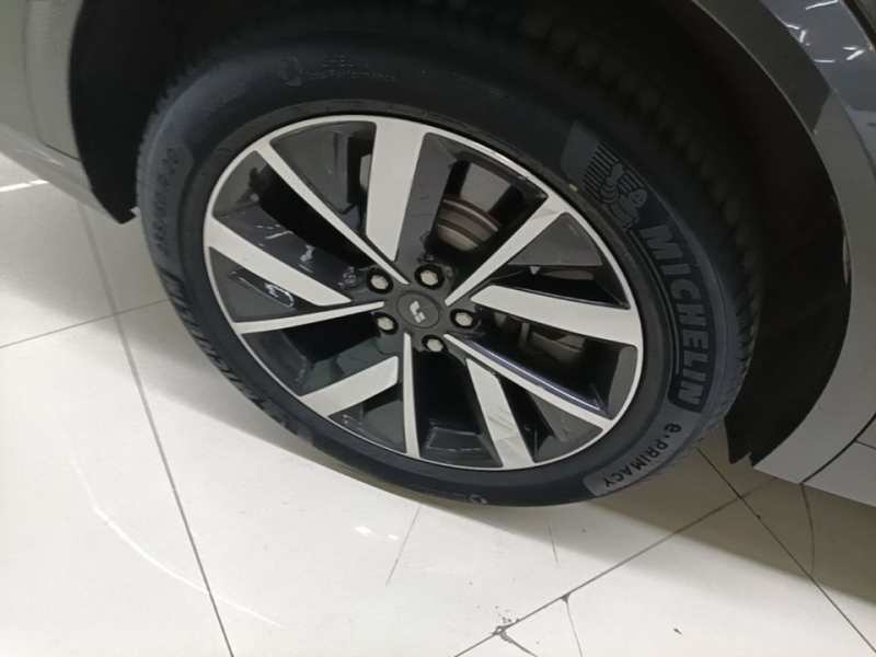Used Li Auto L8 2023 Pro Model — 25