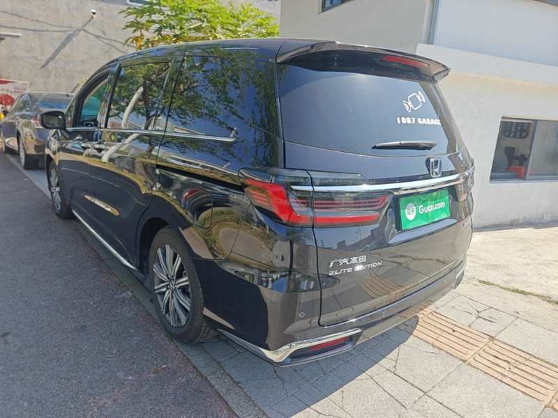 Used Honda Odyssey 2022 2.0L eHEV Prestige Four-Seater Edition — 4