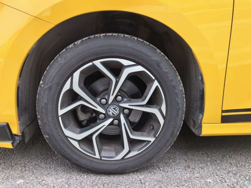Used MG 5 2022 180 DVVT Manual Youth Luxury Edition — 22