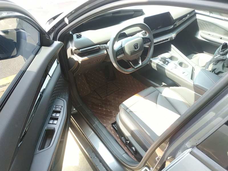 Used CHANGAN UNI-V 2024 1.5T Prestige Edition — 15