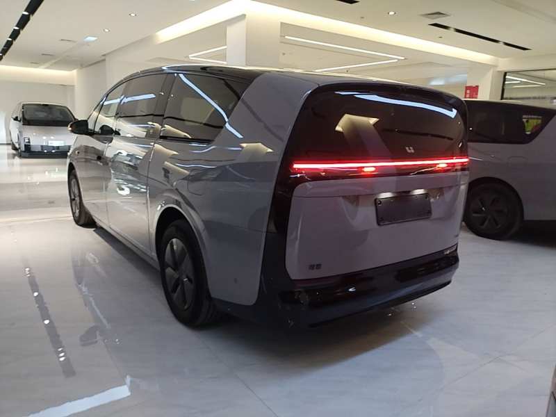 Used Li Auto MEGA 2025 Ultra Smart Refreshed Edition — 4