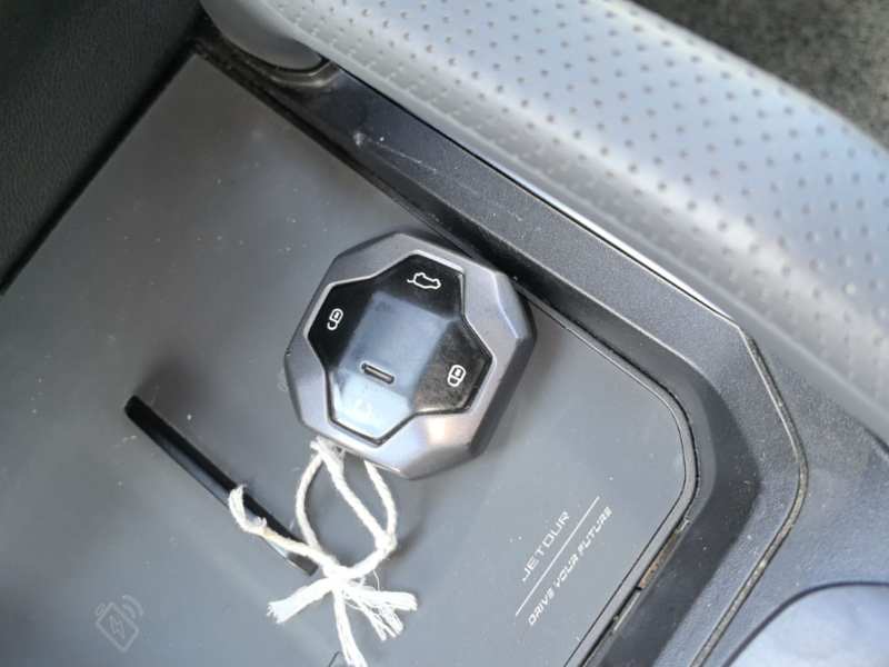 Used JETOUR Traveler 2024 2.0T All-Wheel-Drive CrossPRO+ Entertainment Edition — 8