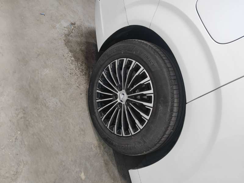 Used Denza D9 2022 EV 600 Four-Wheel Drive Prestige Model — 25