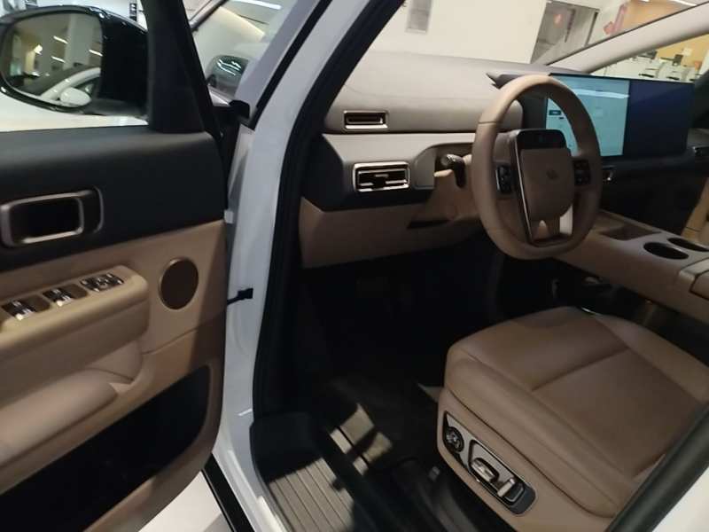 Used Li Auto MEGA 2025 Ultra Smart Refreshed Edition — 15