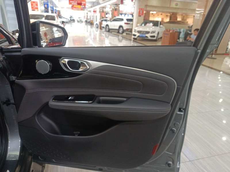 Used AION V 2023 Plus 70 Smart Edition Lithium Iron Phosphate — 26
