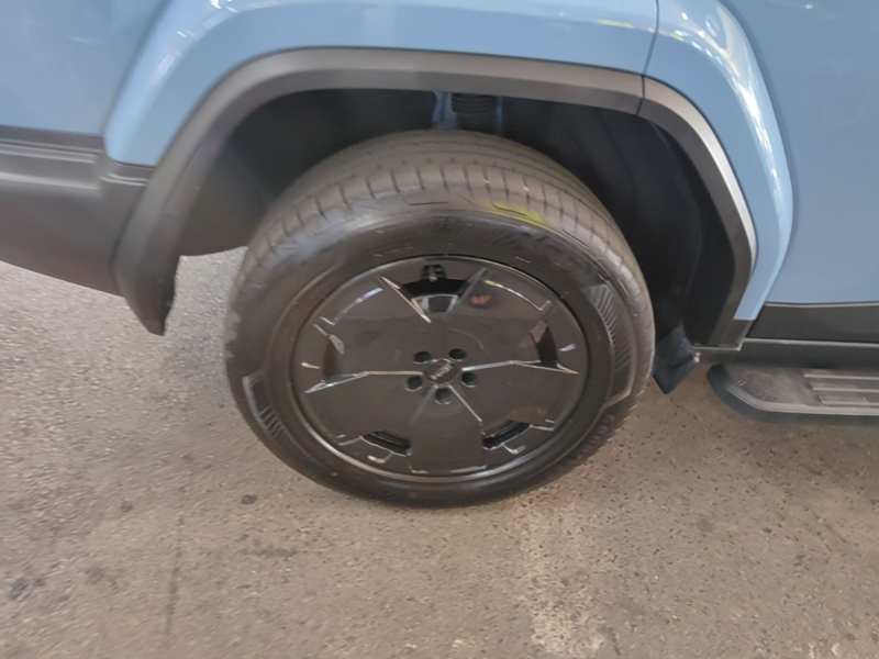 Used iCAR V27 2026 Model 210KM Two-Wheel Drive Falcon 500 — 25