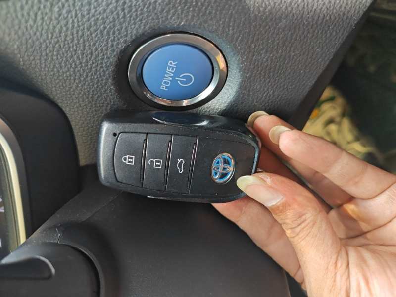 Used Toyota Levin 2023 Smart Electric Hybrid Dual-Engine 1.8L Sport Edition — 18