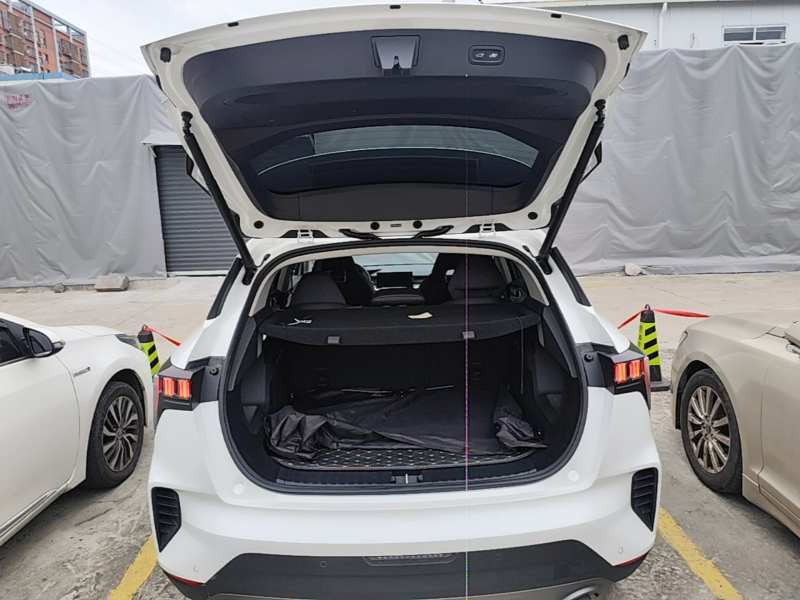 Used Lynk & Co 06 EM-P 2022 PHEV 84 km Range Pro Version — 18