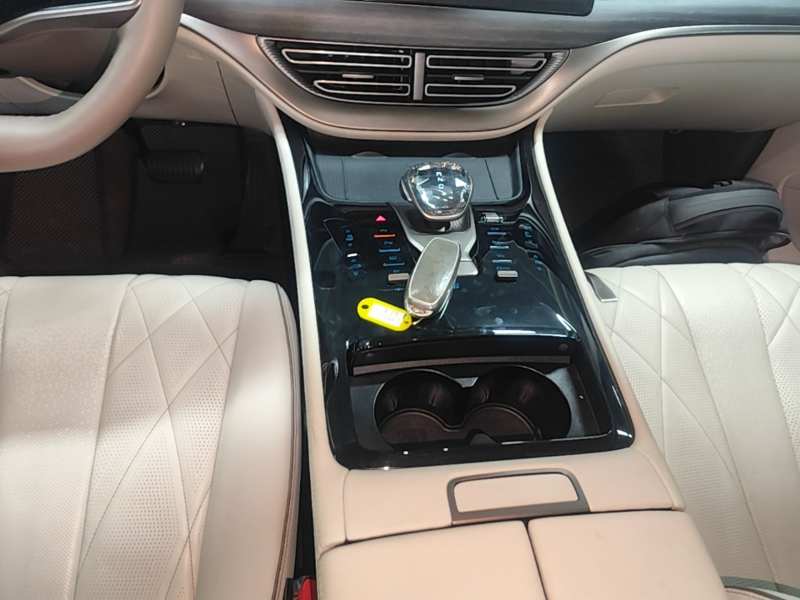 Used Denza D9 2022 DM-i 970 Four-Wheel Drive Flagship Model — 13