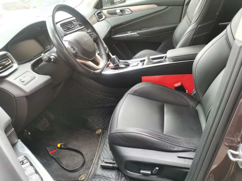 Used Lynk & Co 01 2018 2.0T Two-Wheel-Drive + Version — 7
