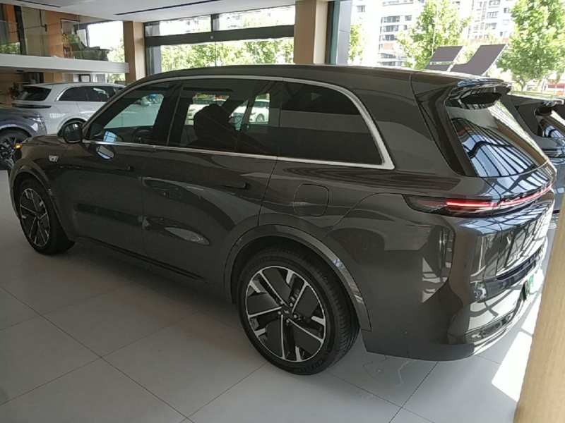 Used Li Auto L8 2025 Max Smart Refresh Edition — 4
