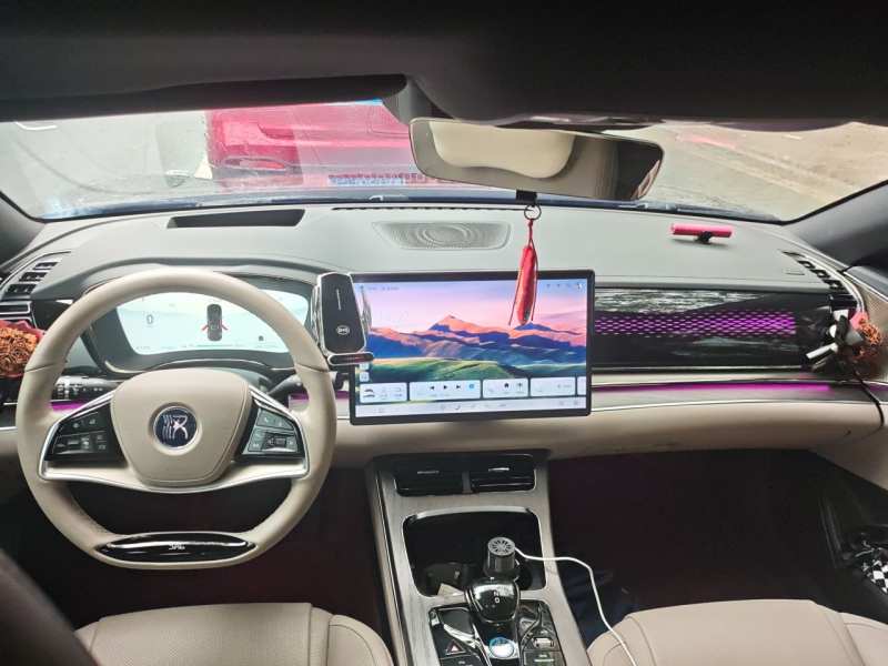 Used BYD Han 2024 EV Glory Edition 715KM Front-Wheel-Drive Flagship Model — 19