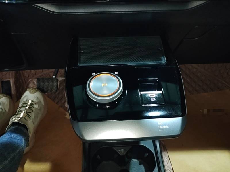 Used MG 4 EV 2022 425 km Luxury Edition — 13