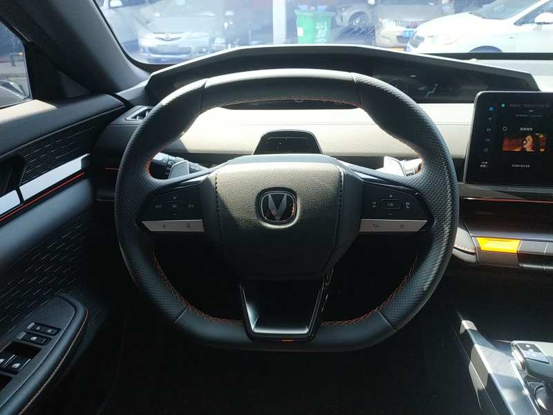 Used CHANGAN UNI-V 2024 1.5T Prestige Edition — 10