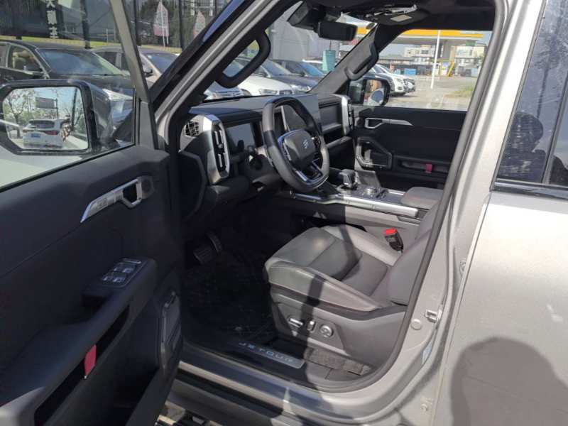 Used JETOUR Traveler 2024 2.0T All-Wheel-Drive CrossPRO+ Entertainment Edition — 15