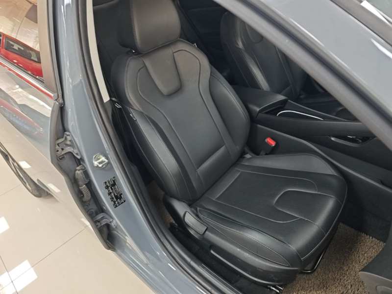 Used Hyundai Elantra 2021 1.5L CVT LUX Prestige Edition — 24
