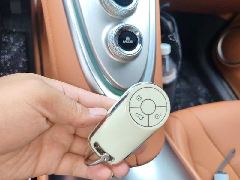 Used ORA Lightning Cat 2022 555 km Luxury Edition – Premium — 8