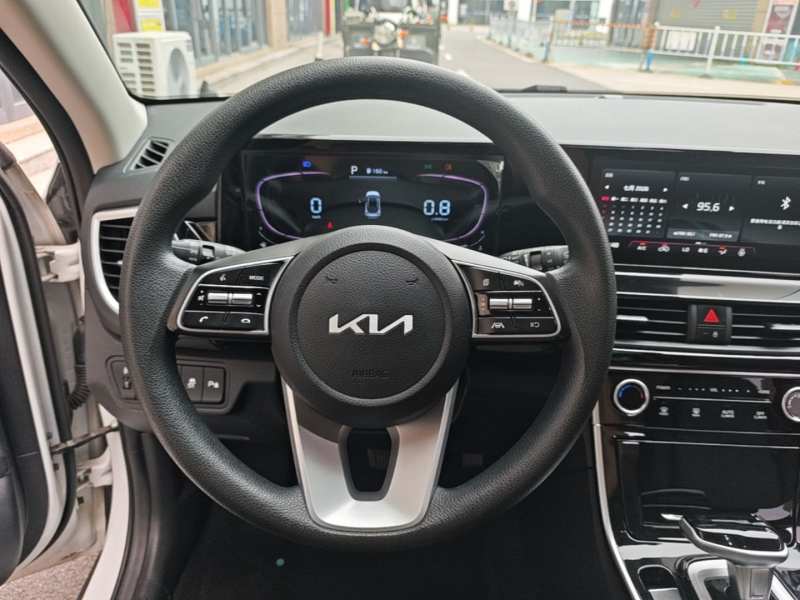 Used Kia Seltos 2023 1.5L CVT Luxury Edition – Luxury — 10