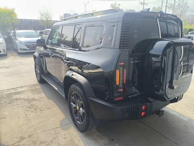 Used JETOUR Traveler 2023 2.0T All-Wheel Drive CrossPRO+ — 4