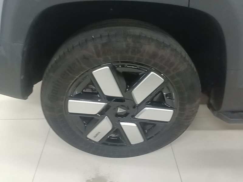 Used Deepal G318 2024 Four-Wheel-Drive Air Suspension Model — 25