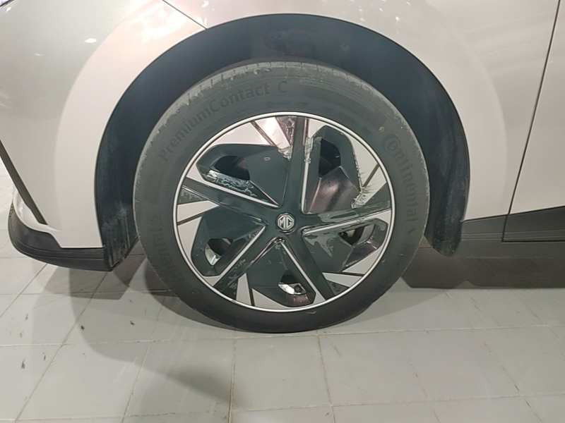 Used MG 4 EV 2022 425 km Luxury Edition — 22